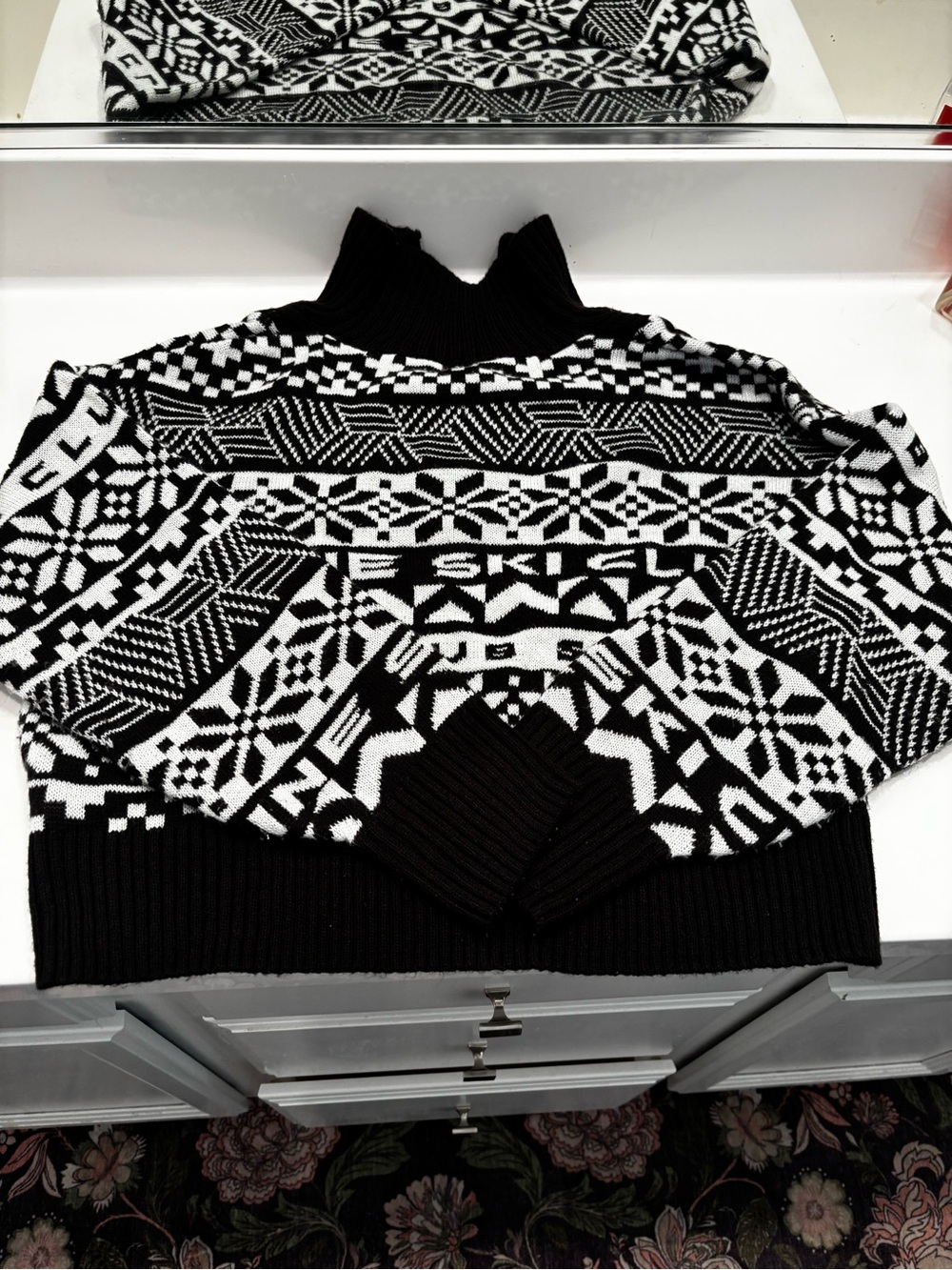Apres Ski Winter Mock neck - Picture 4 of 5